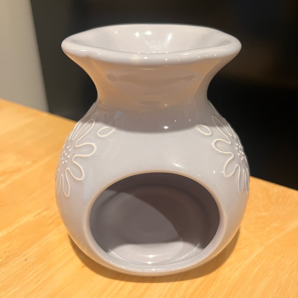 Essential oil diffuser